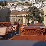 The House Elvira Hostel