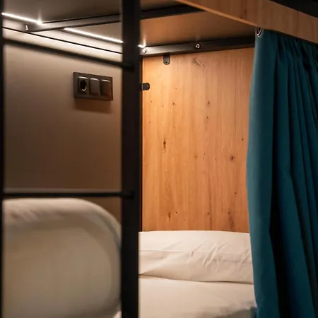 Hostel The House Elvira