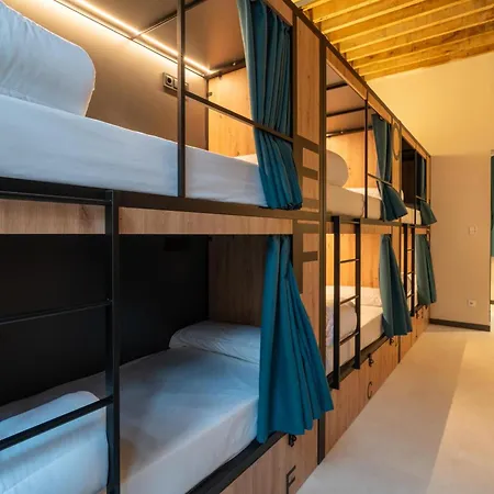 Albergue The House Elvira Granada