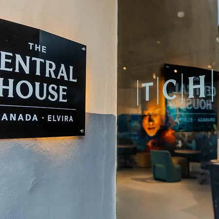 The House Elvira Hostel *